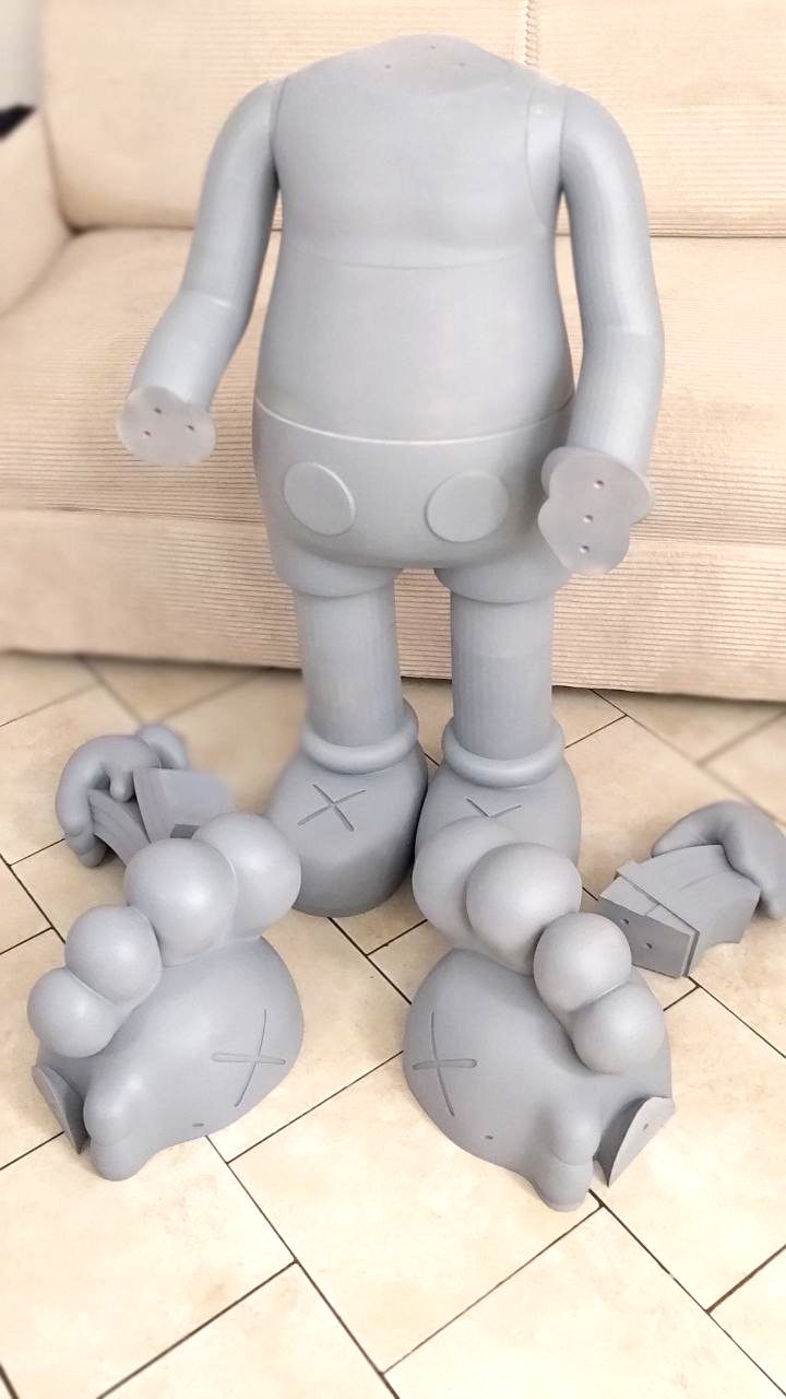 Kaws 1m40